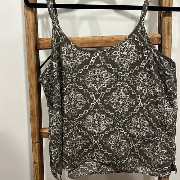 Maurices Sage and Cream Tank - Picture 3 of 4